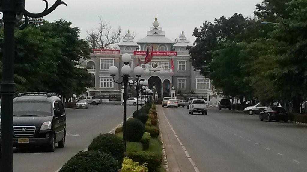 Av Hotel Vientiane Exterior foto