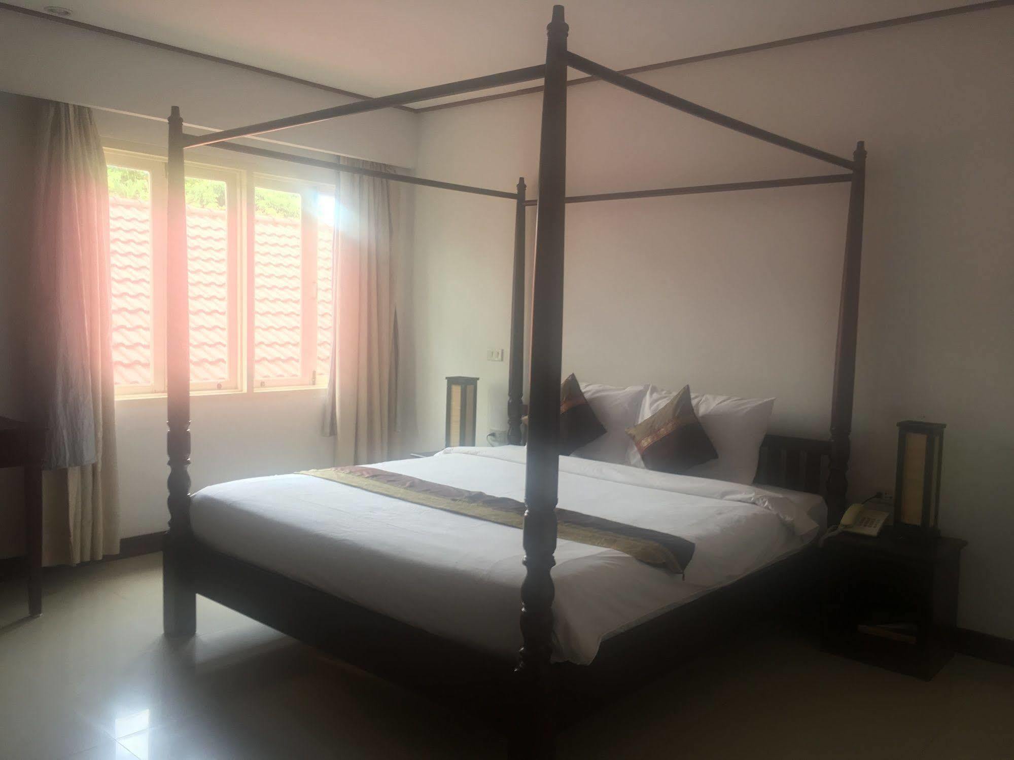 Av Hotel Vientiane Exterior foto