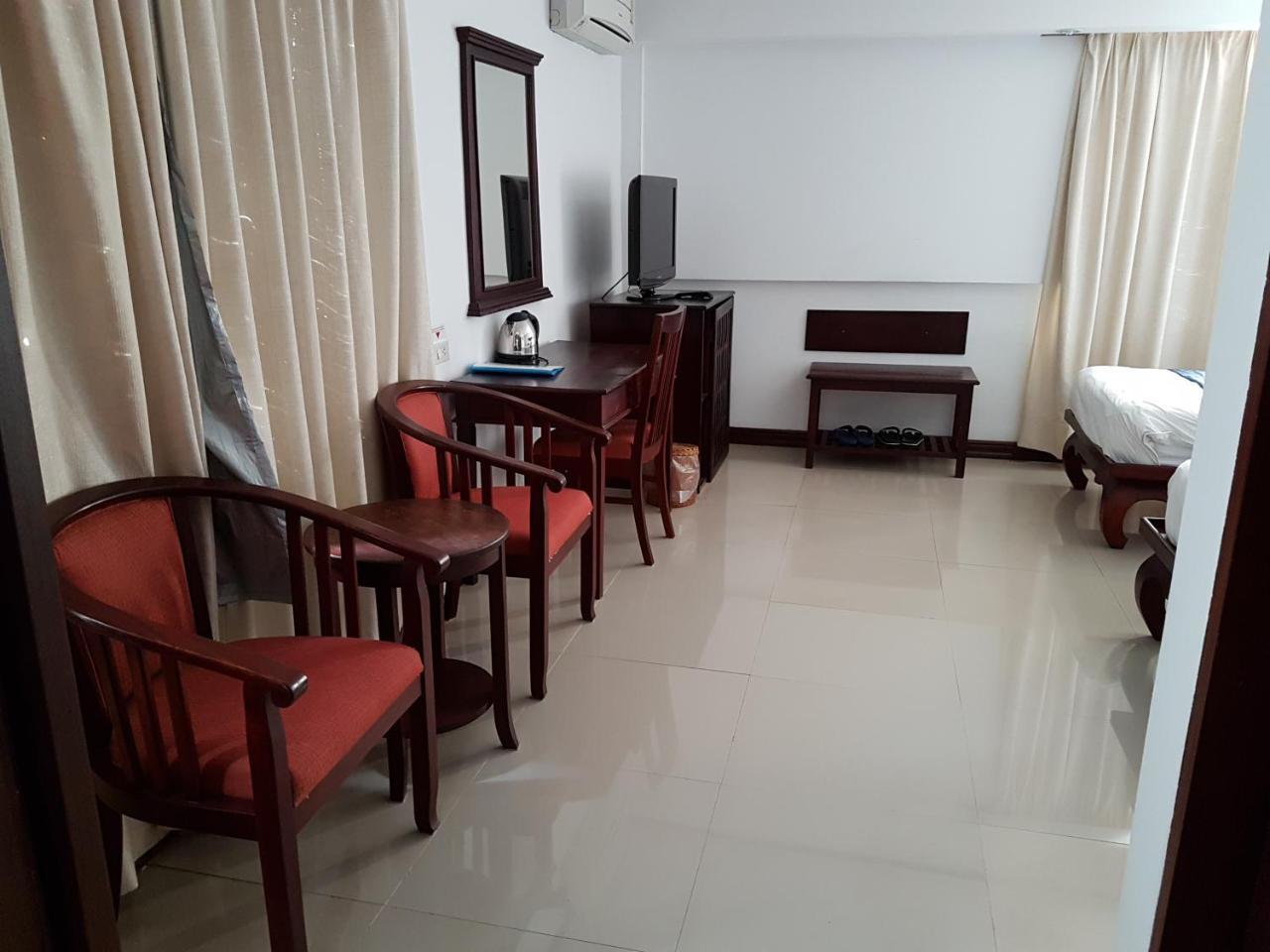 Av Hotel Vientiane Exterior foto